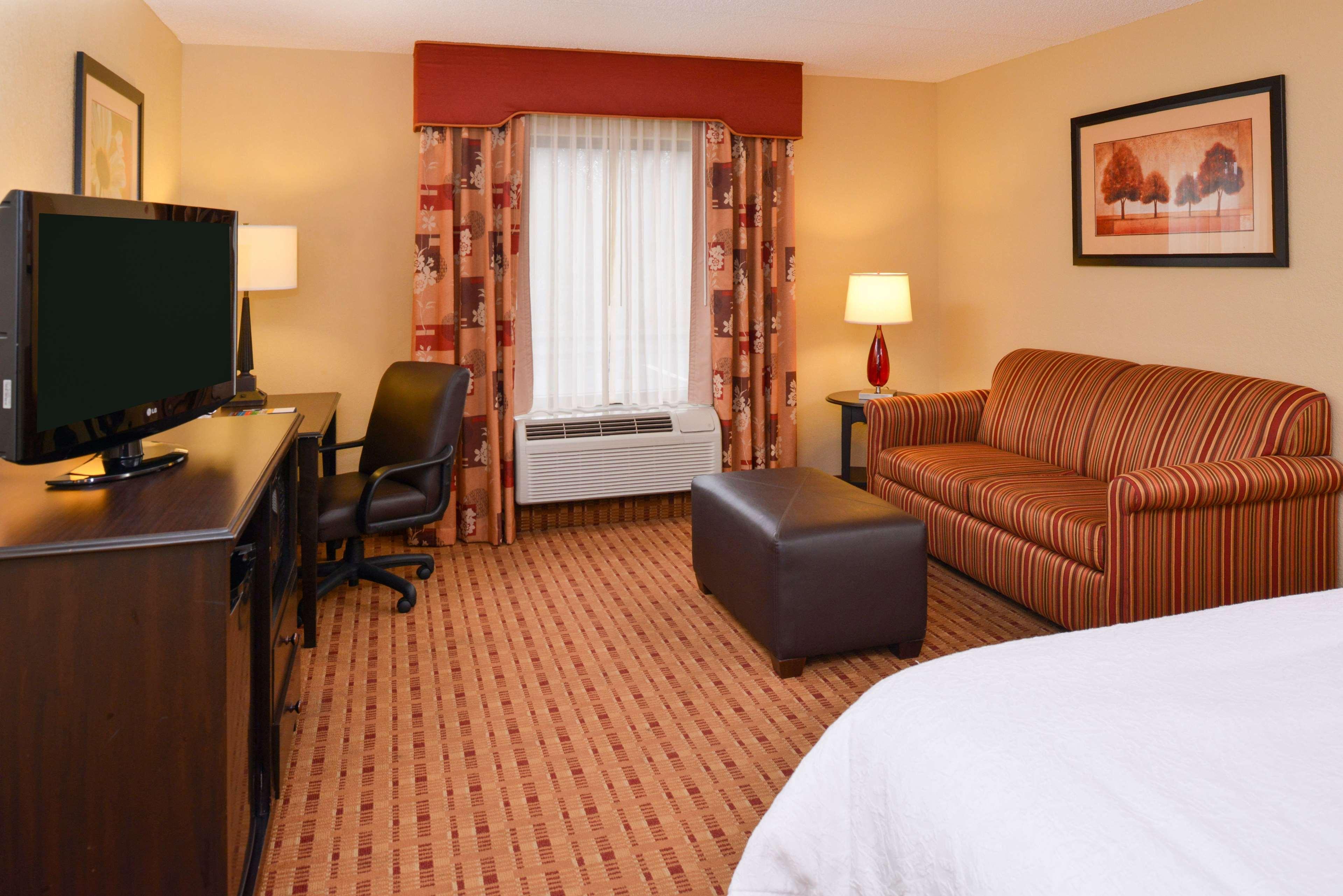 Hampton Inn Williamsburg Exterior photo