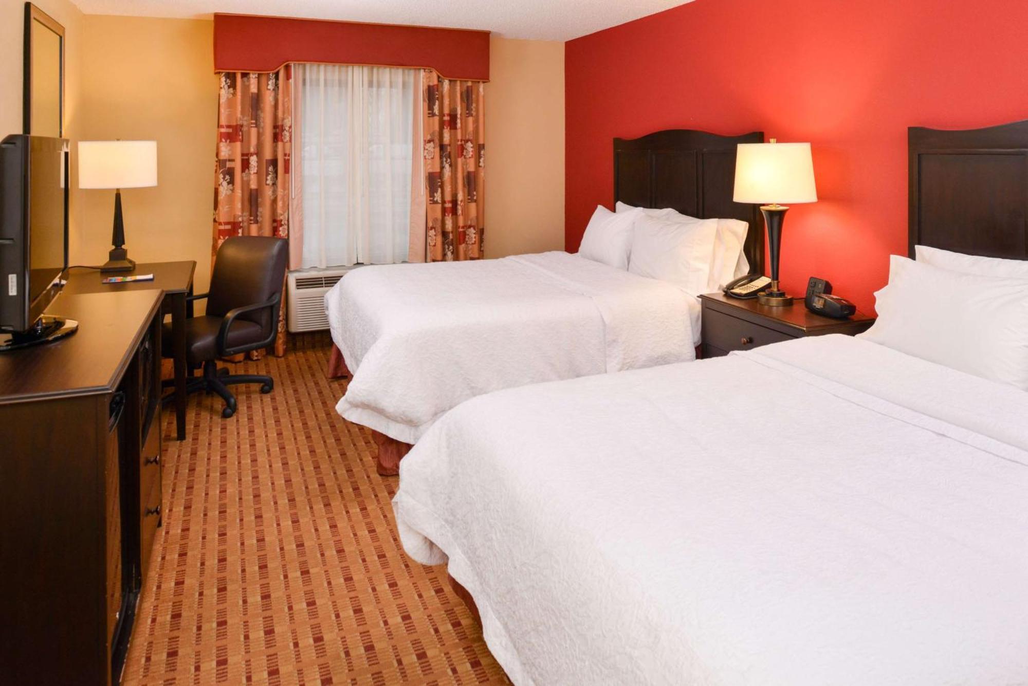 Hampton Inn Williamsburg Exterior photo