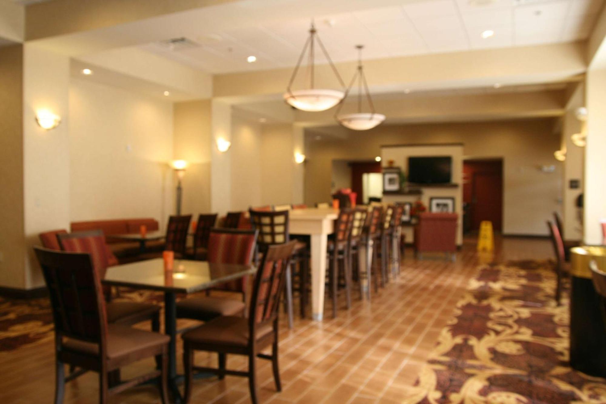 Hampton Inn Williamsburg Exterior photo