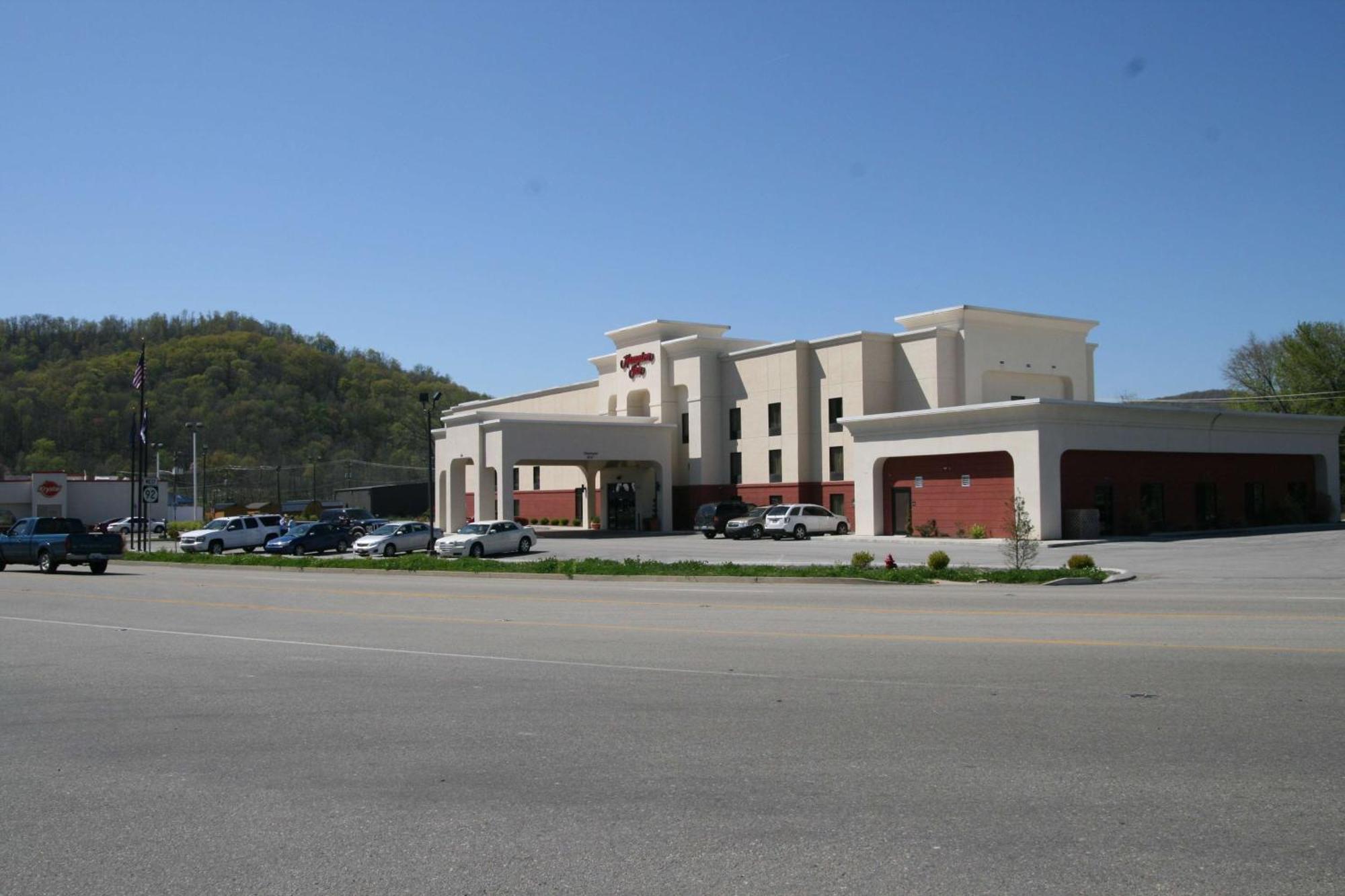 Hampton Inn Williamsburg Exterior photo